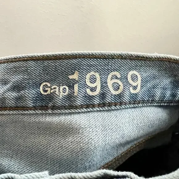 Gap 1969 Sexy Boyfriend Mid Rise Jeans Women's 26 Light Wash Cotton Cropped - Picture 6 of 7
